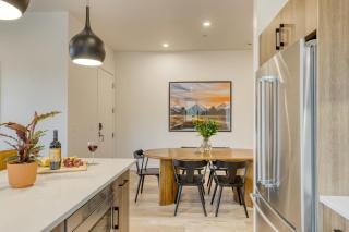 Sleeps 40 8 Modern Units20 BDRs w DeckHot Tub 10mins to Downtown Old Bend - Bend - 1