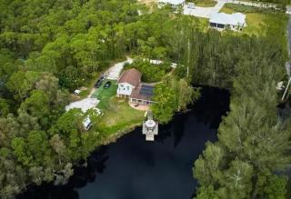 Lakeside Retreat - 1
