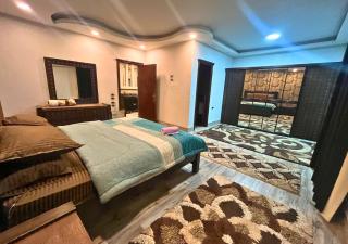 Luxurious 5BR Villa - Prime 6th October Stay - Sheikh Zayed - 6
