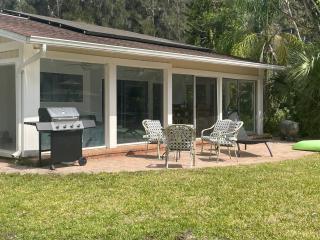 Lakeside Retreat - 8