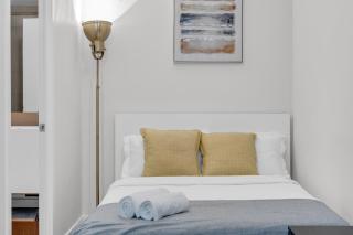 Chic Toronto Suite - 6