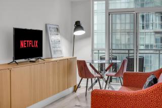 Chic Toronto Suite - 8