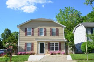 Downtown Gem with Fenced Yard, BBQ Grill and Firepit - Charlotte - 0