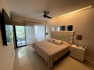 5th Avenue Quiet Luxury with Jacuzzi Beachfront - Playa del Carmen - 1