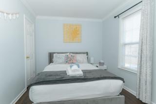Downtown Gem with Fenced Yard, BBQ Grill and Firepit - Charlotte - 4