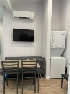 Modern 1-bedroom Studio with Kitchen and Laundry - Santa Clarita - 5
