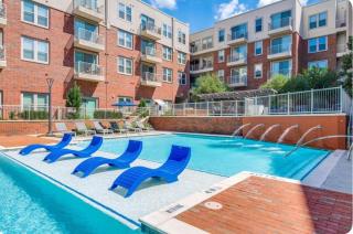 Stylish 1BR Retreat with Pool & Gym - Frisco - 6