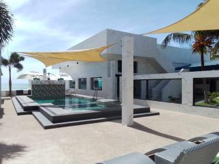 Cave Beach Resort - Boutique Accomodation - 0