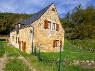 Moulin isolé avec animaux admis, proche Sarlat - FR-1-616-170 - 3