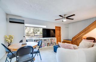 4 Mi to UF: Pet-Friendly Home w/ Yard & Deck - 6