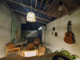 Surfside Pallet Retreat Stylish 2BR Hideaway - 8