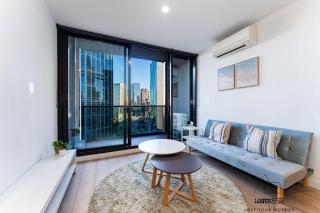 Cosy Corner 2BR with City Views - 8