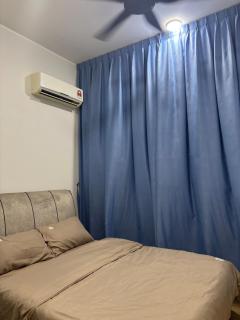 Pool View By The Beach 6-8pax 3B3B Cozy Staycation - Johor Bahru - 3