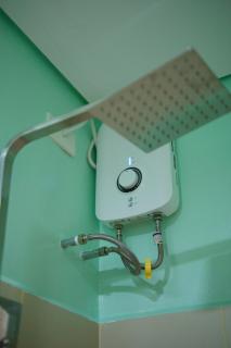 Blush Haven with Netflix, WiFi and Balcony near Glorietta - Manila - 4