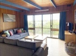 Oli's at 57 Lakeside Drive, Mallacoota - 5