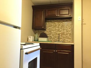Admiral's Quay Motel & Suites - 1