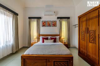 StayVista at Lagoons Villa with Lawn, Pool, WiFi - Kozhikode - 2