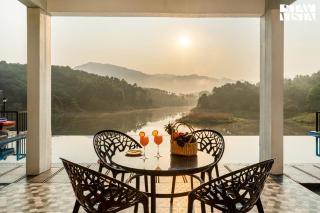 StayVista at Lagoons Villa with Lawn, Pool, WiFi - Kozhikode - 8