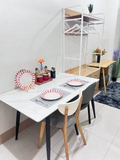 Unistay SHORE 3 Poolview w Balcony - Manila - 6