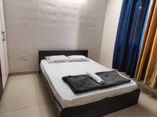 Luxury 3BHK in KR Puram Stunning Views on 15 Floor, Pool & Private Garden - Bangalore - 1