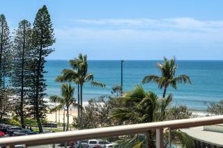 Superior One-Bedroom Penthouse with Ocean Views & Exclusive Rooftop - Mooloolaba - 8