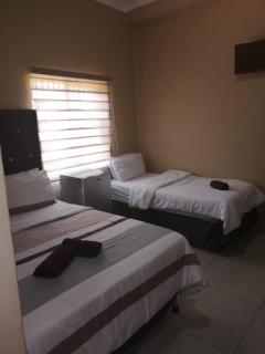 Royal guest lodge - Middelburg - 0
