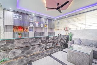 Collection O Shivashakti Grand Near Chaudhary Charan Singh International Airport - 9