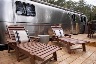 Cozy Lakefront Airstream - Private Deck and Firepit - Sleeps 6 - 7