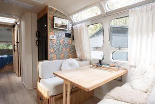 Cozy Lakefront Airstream - Private Deck and Firepit - Sleeps 6 - Smyrna - 3