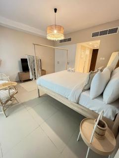 Cozy Boho Studio by the Beach Pacific Al Marjan Island - 0