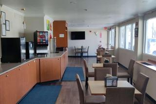 Quality Inn - Newark - 3