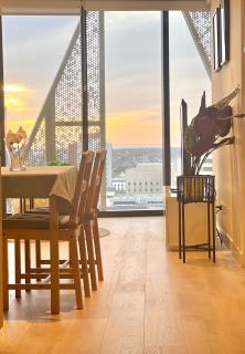 CBD Realm Stylish 2B2B with Parking - Adelaide - 5