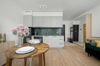 Comfortable Studio with Balcony in Wrocław by Noclegi Renters - Breslavia - 1