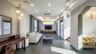 Pohang Sunrise Pool Villa - 1