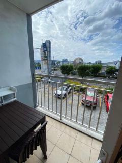 257-1BR 2 Queen size bed 1sofa bed 1 extra matress - Manila - 6