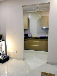 Rose Room Comfy Stay Couples & Family Friendly Close to Saket Metro station - New Delhi - 1