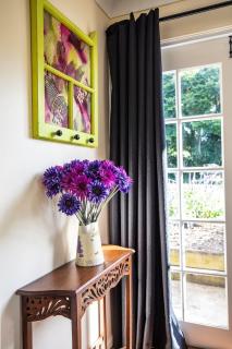 Vibrant & Vintage B & B - - 3