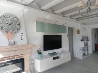 Stunning 5-Bedroom Villa in El Rafalet with Private Pool and Panoramic Views - - 1