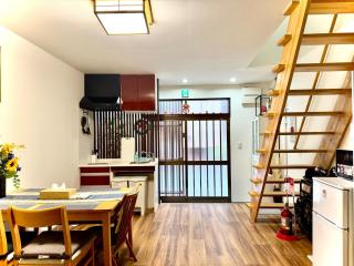 市中山居 大阪站梅田站 阪急商圈 中畸町站步行3分钟超大獨棟别墅 适合家庭 团体 - Osaca - 9