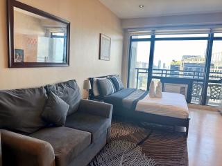Studio Unit with Balcony in The Gramercy Residences - Manila - 6