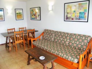 Beachfront Apartment in Spain with Marina Views - L'Estartit - 8