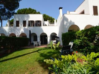 Holiday home in pals with garden views - Pals - 9