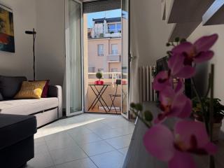 Bright Apartment with balcony in Corso XXII Marzo - Milan - 5