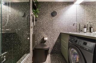 Stylish studio apartment opposite Carlton Gardens - 2