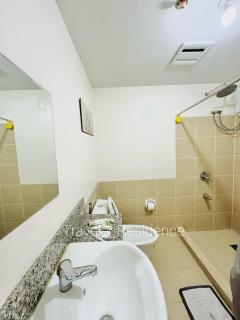 Traveler Residence by Celandine - 2