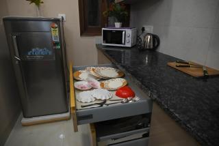 Jasmine Room Comfy Stay Couples & Family Friendly Close to Saket Metro station - New Delhi - 4