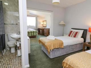 5 Bed in Aberystwyth 95994 - Llanfihangel-geneuʼr-glyn - 1