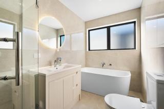 Luxury 4 BR Retreat 4 bath with 3 Master Suites and Kids' Playroom - Auckland - 4