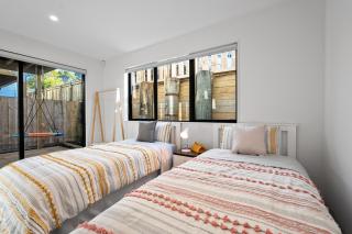 Luxury 4 BR Retreat 4 bath with 3 Master Suites and Kids' Playroom - Auckland - 3