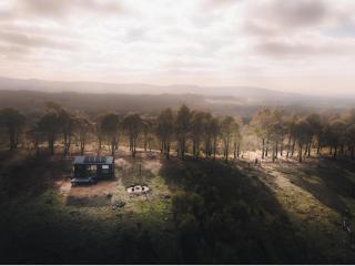 Designer Off-Grid Cabin Retreat by Famous Startup - Frankie - 7